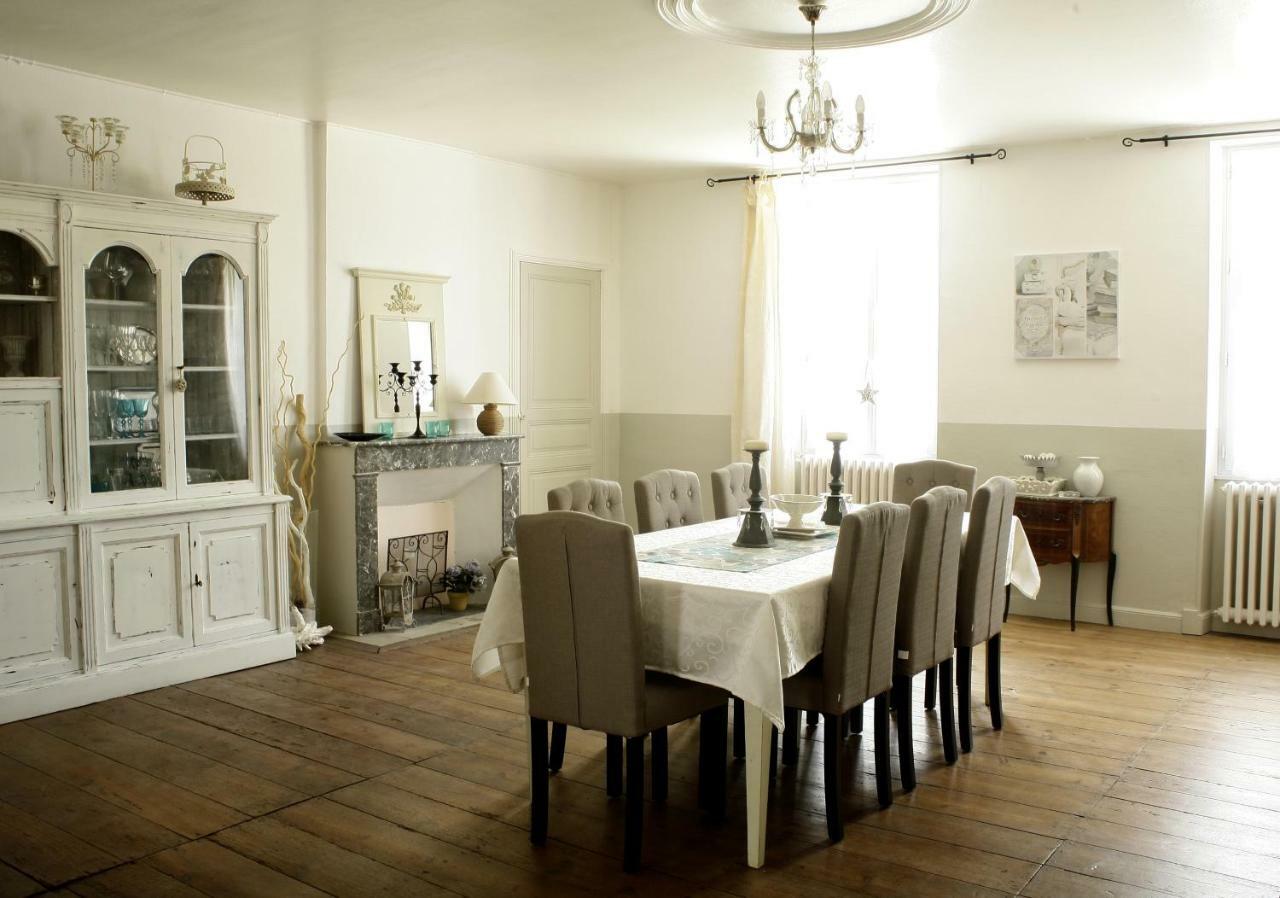 Au Coeur Des Vignes Bed and Breakfast Archiac Eksteriør billede